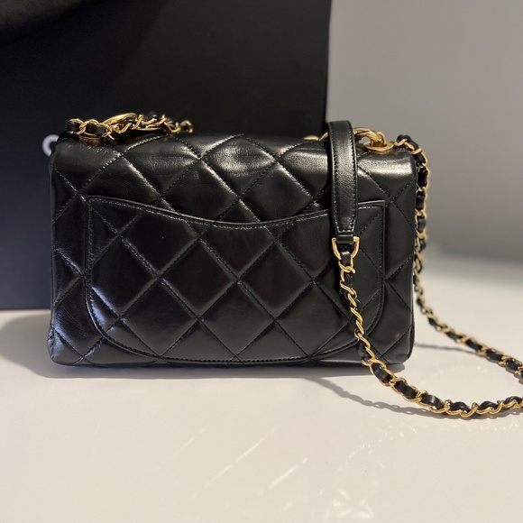 CHANEL LAMBSKIN QUILTED MEDIUM COLOR MATCH FLAP BLACK - Picture 2 of 9